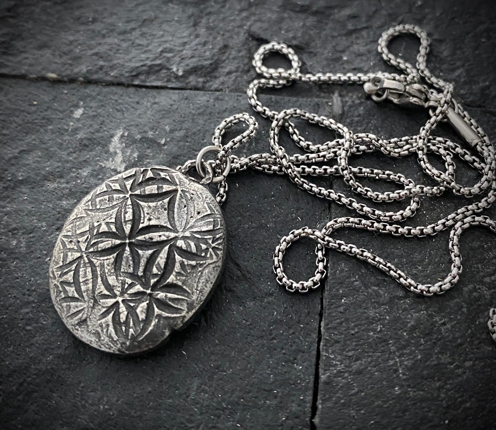 Men's Necklace with Mary Wax Seal Medal, Miraculous Medal, Unisex necklace, Catholic Jewelry, ST-026