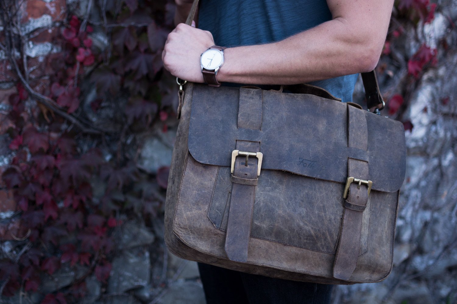 Leather Messenger Bags Built With Craftsmanship