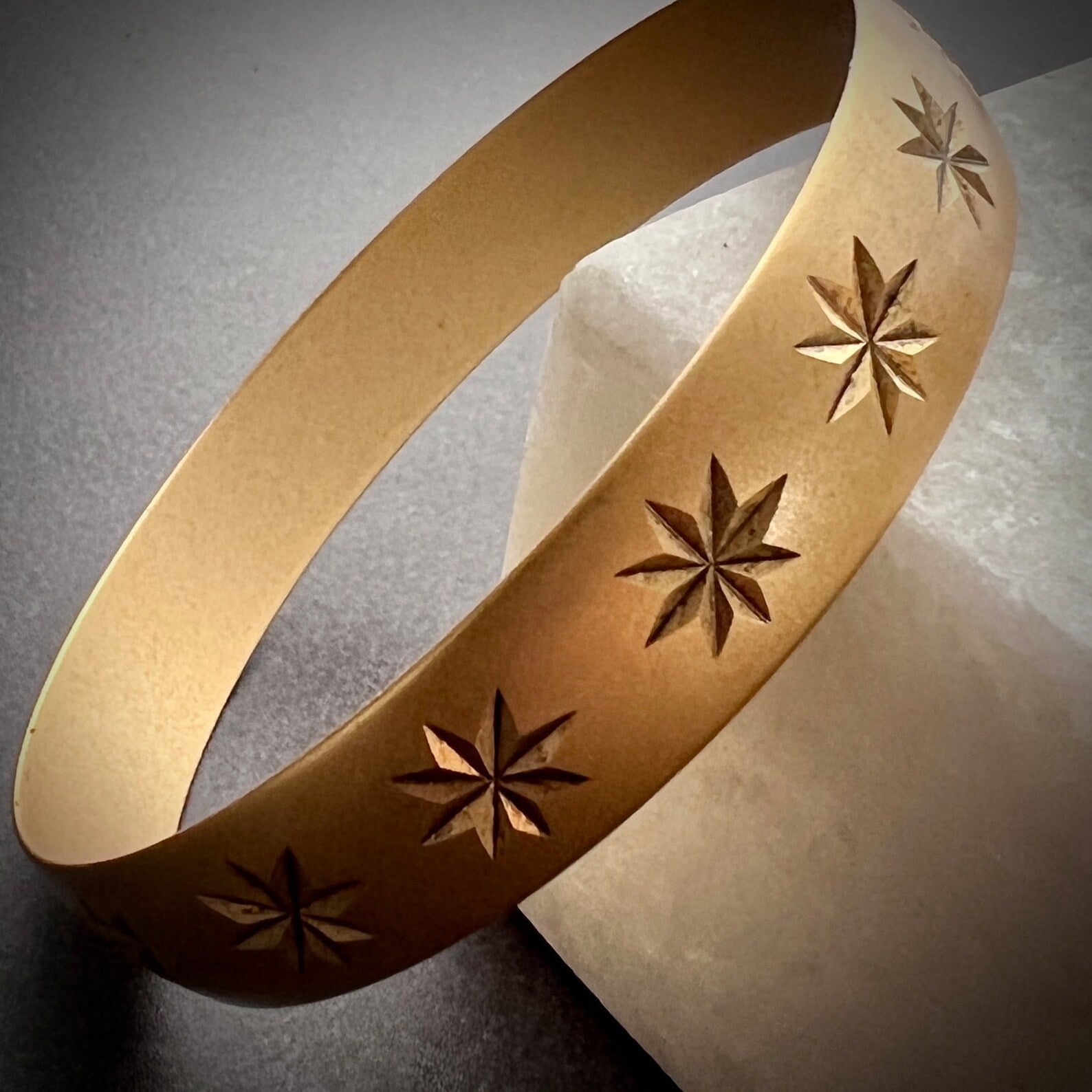 Rgp 18k bangle store