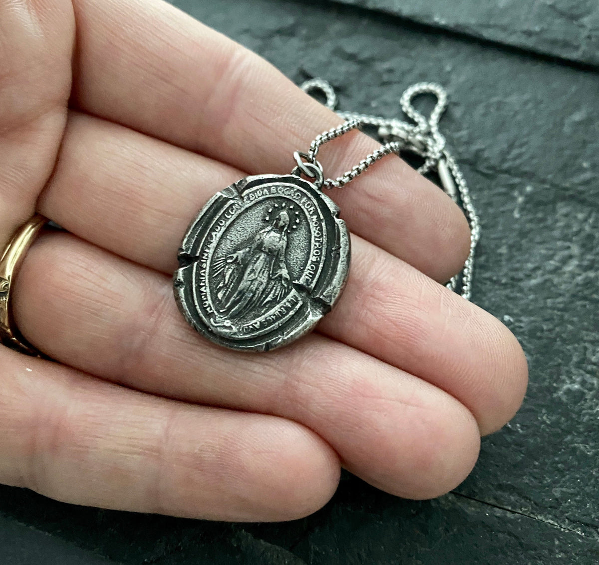 Men&#39;s Necklace with Mary Wax Seal Medal, Miraculous Medal, Unisex necklace, Catholic Jewelry, ST-026